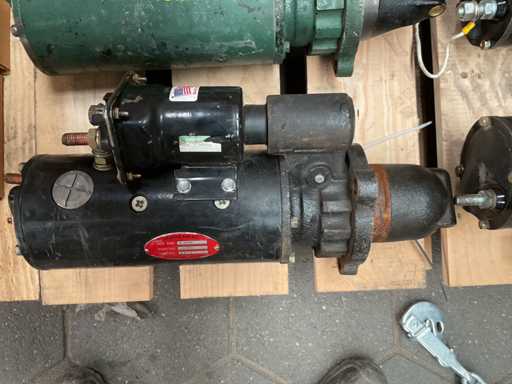 Electrical engine starter