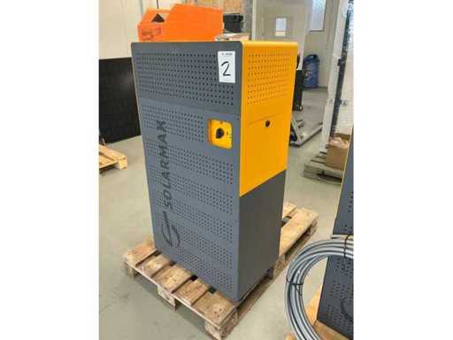 Solarmax MAX. Inverter fotovoltaici della serie STORAGE (modello esatto non evidente)