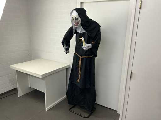 Poupée animatronique d’Halloween