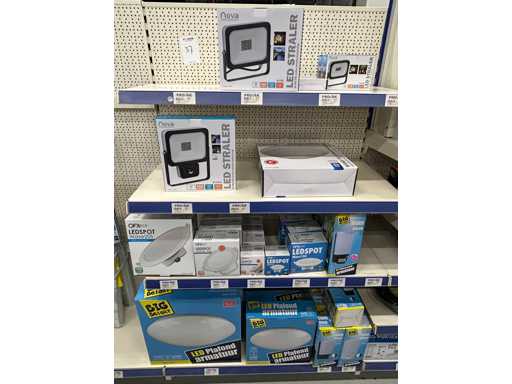 Série de lampes LED et projecteurs variés