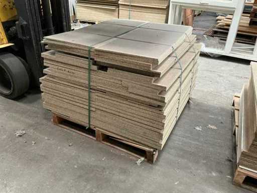 Stukken spaanplaat 60m2