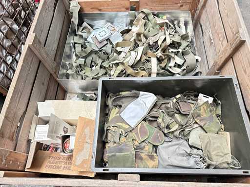 Lot de echipamente militare