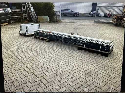 Roller conveyor