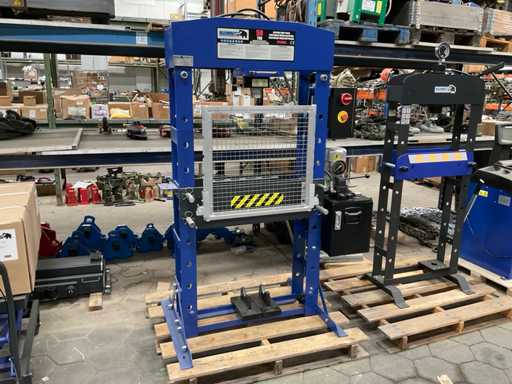 2021 Mammuth SP50HEL Garage Press