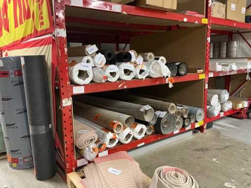 Partia różnych pokryć podłogowych