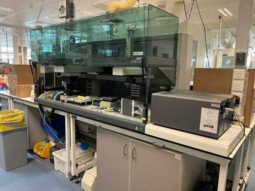 TECAN - Robot de Pipetare