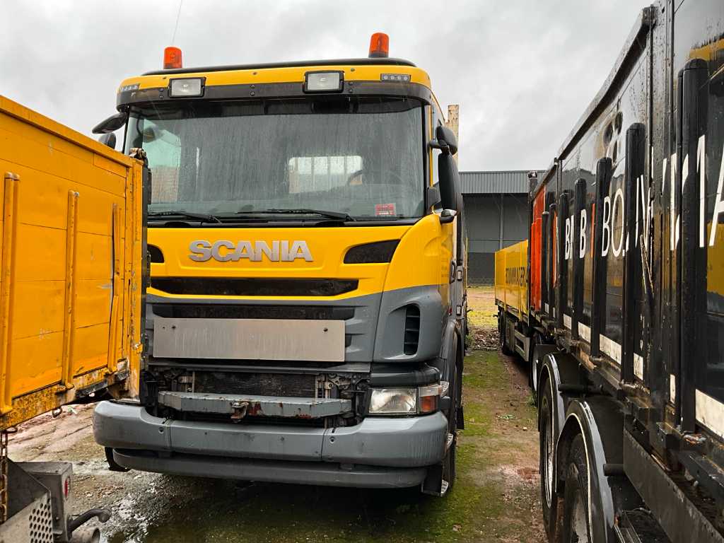 Camion-grue Scania PRT