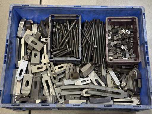   Post clamping devices