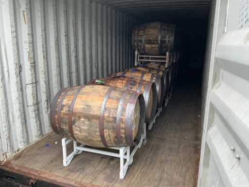 Single Grain Whisky (28 barrels, 5,816 litres, aged for 6 years)