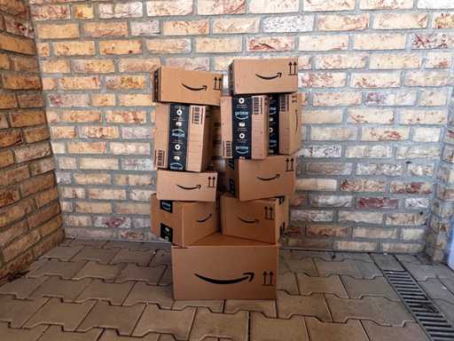 Cartons Amazon (Lot de 11 boîtes) - neufs et non ouverts !