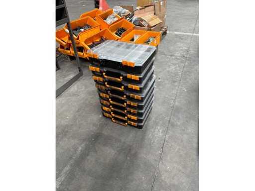 Boîtiers avec vis et divers autres matériaux (8x)