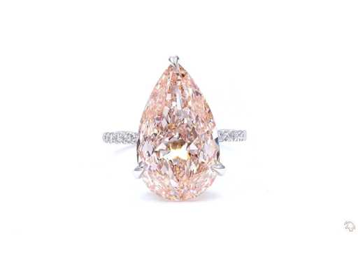 Ring aus 18 Karat Weißgold mit 9,57 ct Diamant