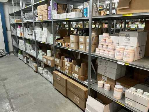 Serum do włosów, maski peel off i olejki eteryczne