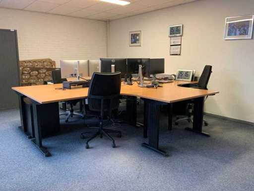 Bureauopstelling incl. stoelen (4x)