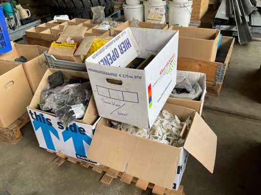 Lot de piese din plastic