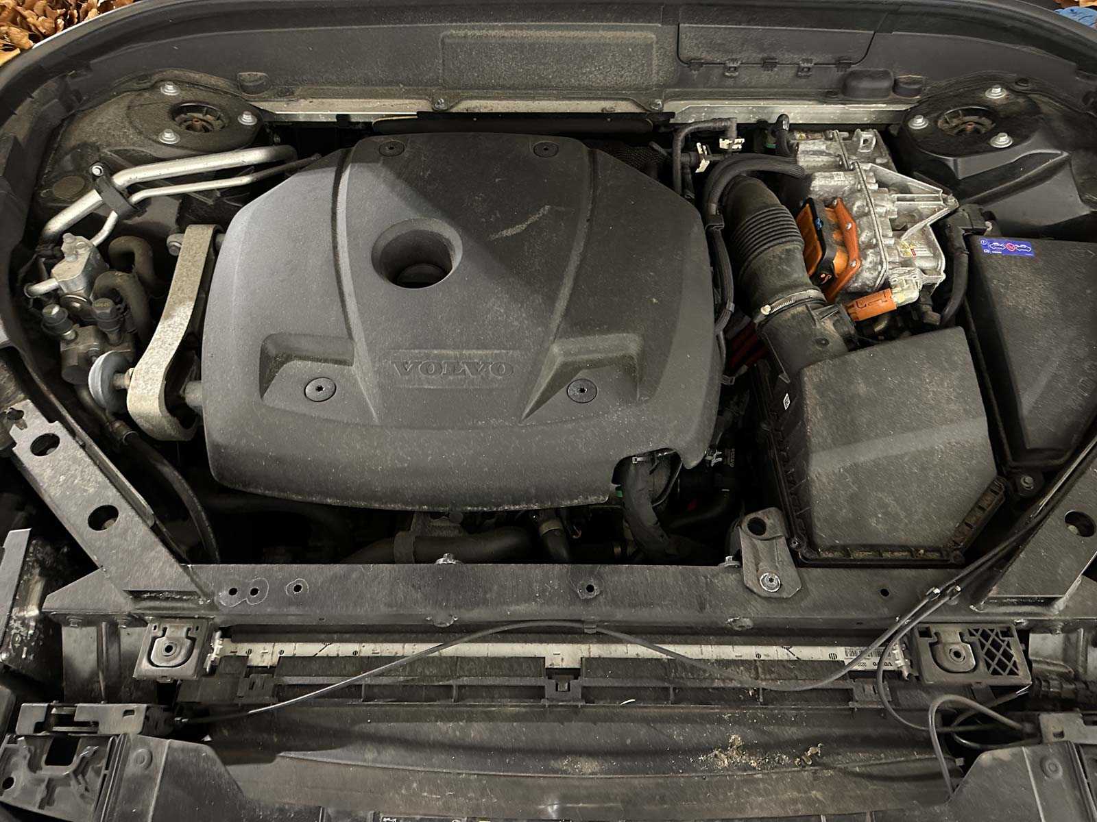 Volvo XC60 2.0 T6 Plug-in hybrid AWD Core Bright 253pk 2027 (Origineel-NL+1e eigenaar), S-190-RP