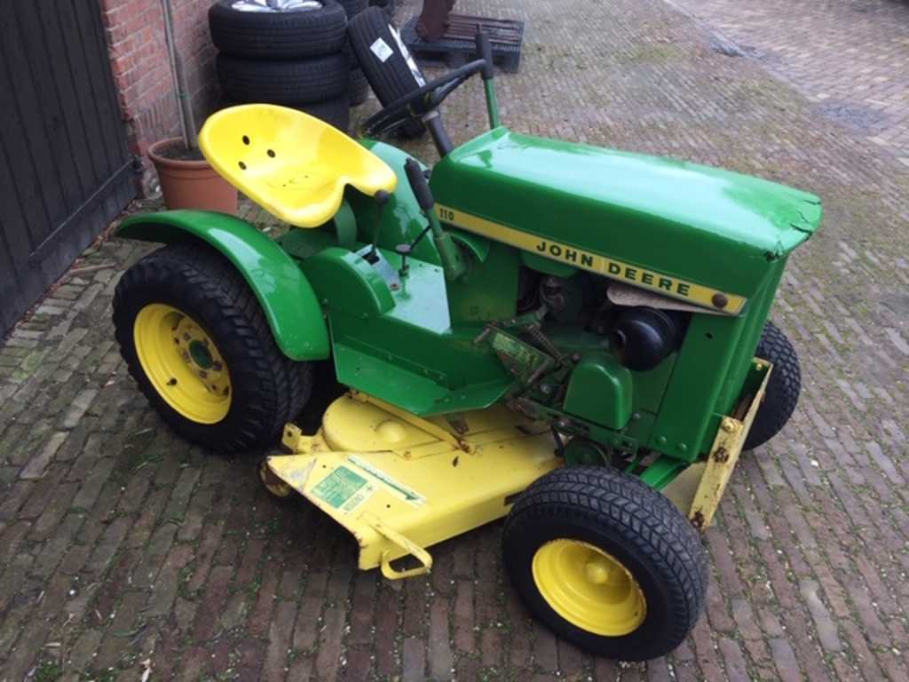 John deere 110 online lawn tractor for sale