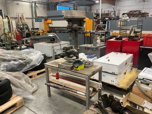 Estrong TM/12 Kolomboormachine