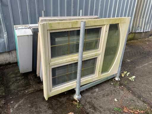 Stapel von Fensterrahmen