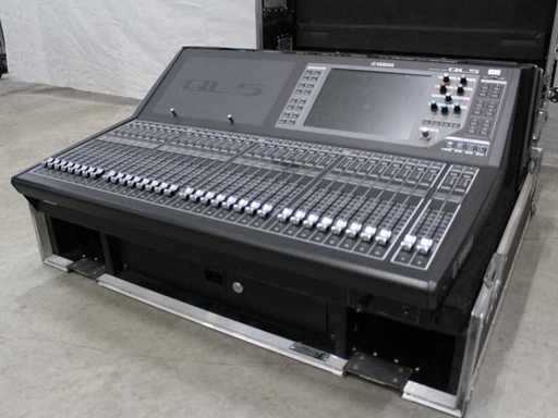Desk QL5 (64-8), Yamaha digital mixing Console