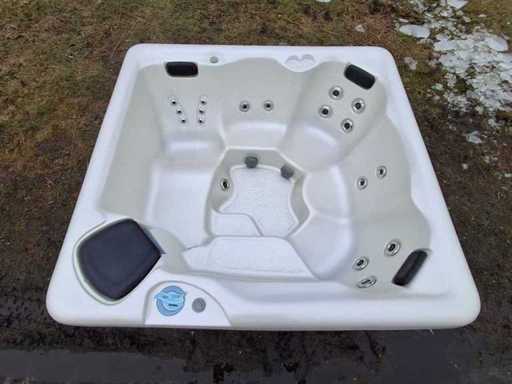 California cooperage 5 person Jacuzzi and outdoor spa