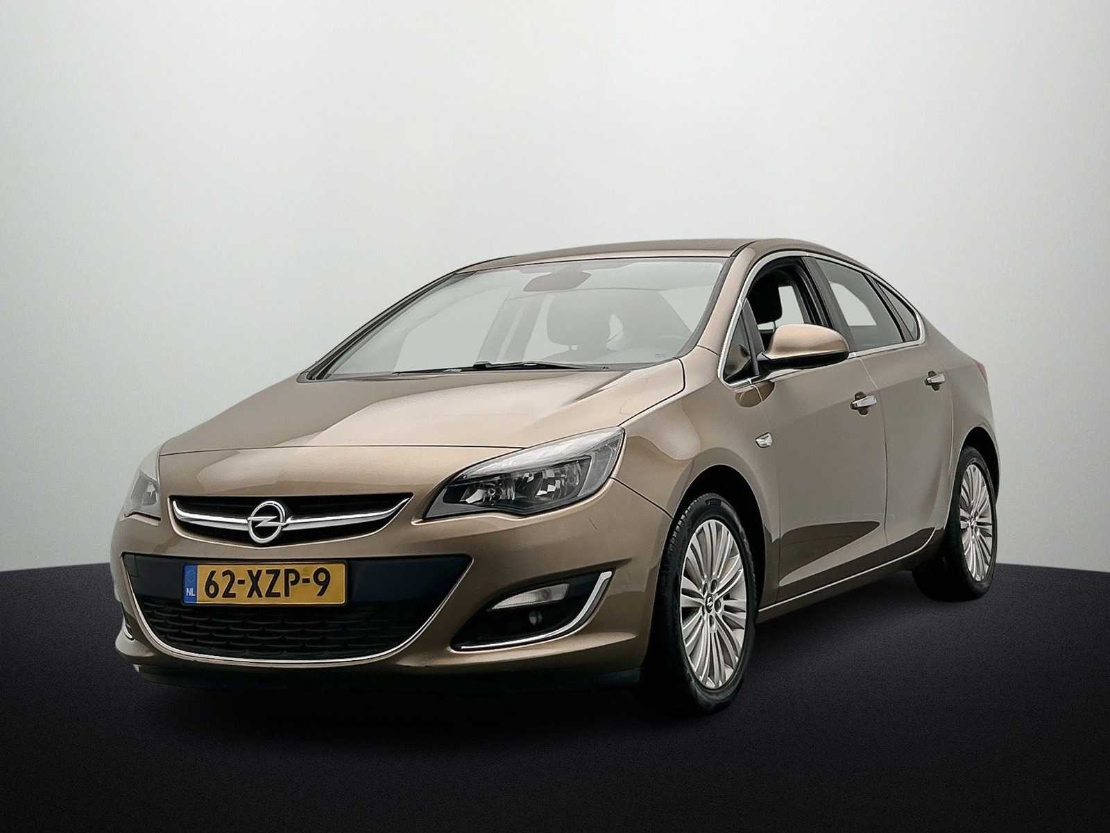Opel Astra 1.4 Turbo Cosmo 2012