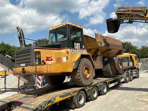 Caterpillar D250E Dumper