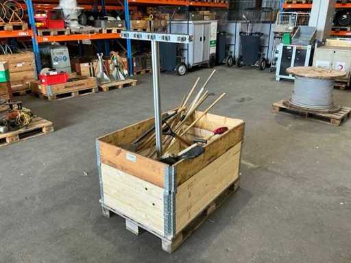 Mixed lot of shovel & spade