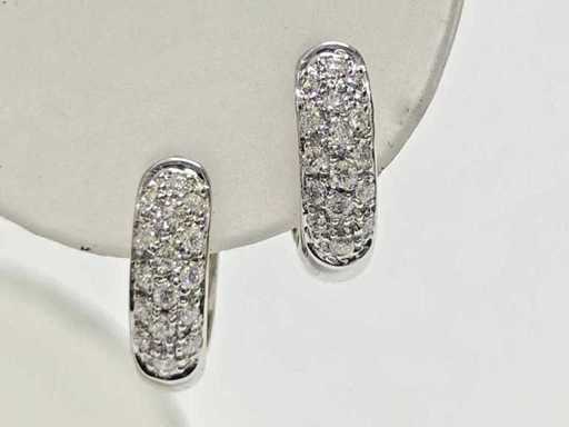18 KT White Gold Earring With Natural Diamond