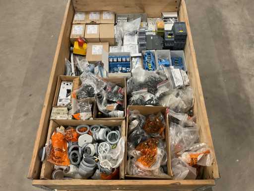 Lotto di materiale per l'installazione