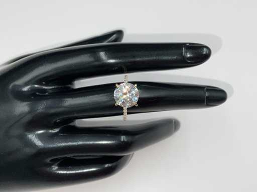 Anello in oro giallo 14 carati con 4,24 carati crt. diamante.