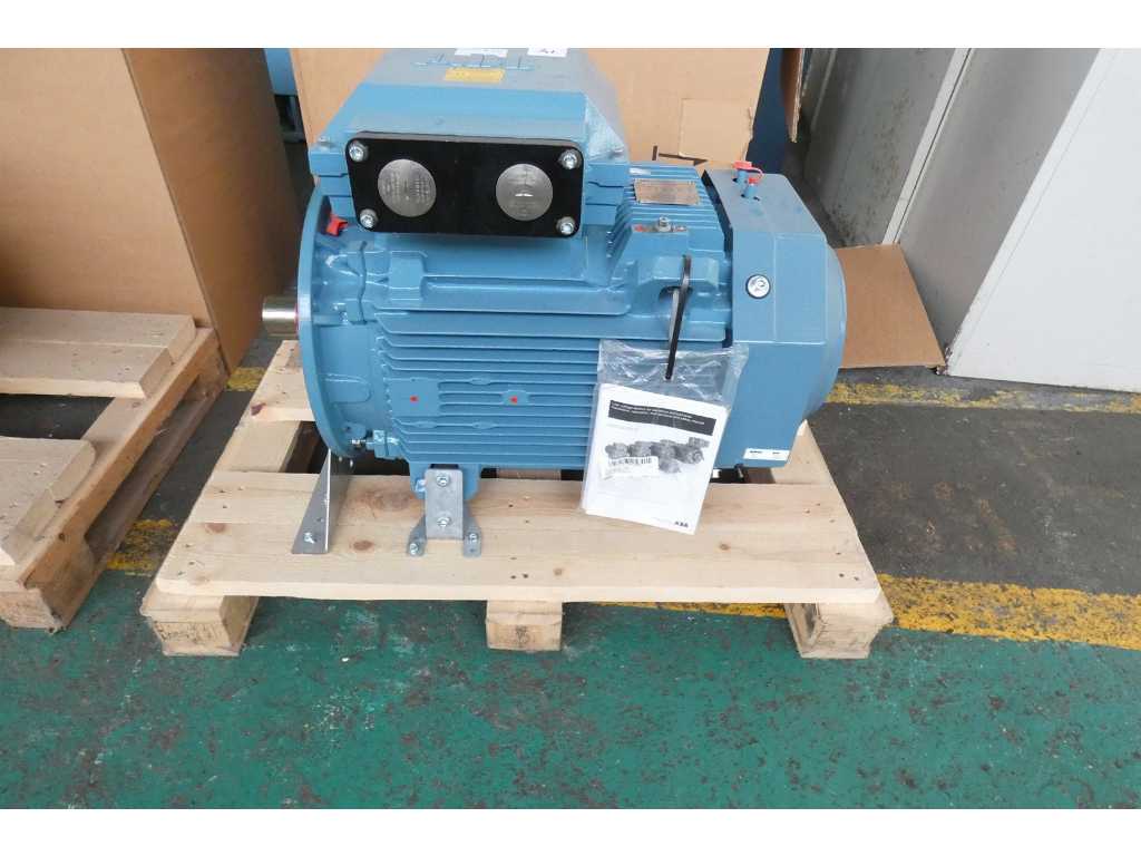 2017 - ABB - M3GP 200 MLA2 30kW 2956 rpm - Never used electric motor