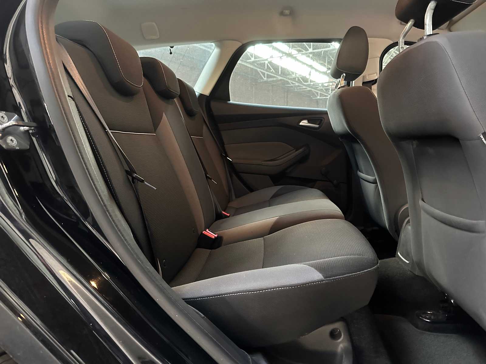 Ford Focus Wagon 1.6 tdci 105pk 2012, 56-ZFS-9