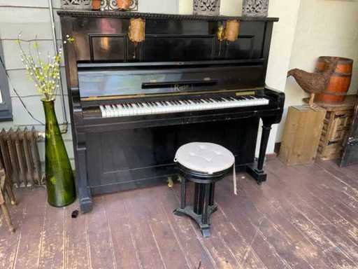 N.V. Hees Riese Klavier