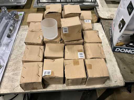 Charge von Glas-Zahnbürstenhaltern