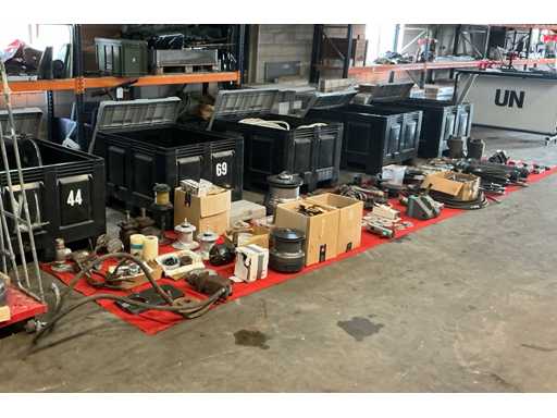 Diverse Bootsteile und Zubehör