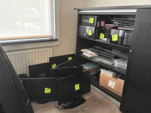 Computers, schermen, laptops, toetsenborden