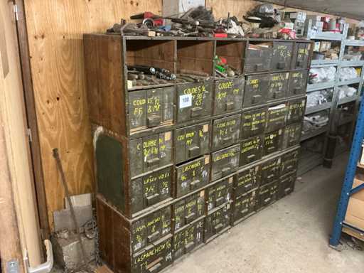 Werkkast met inhoud (2x)