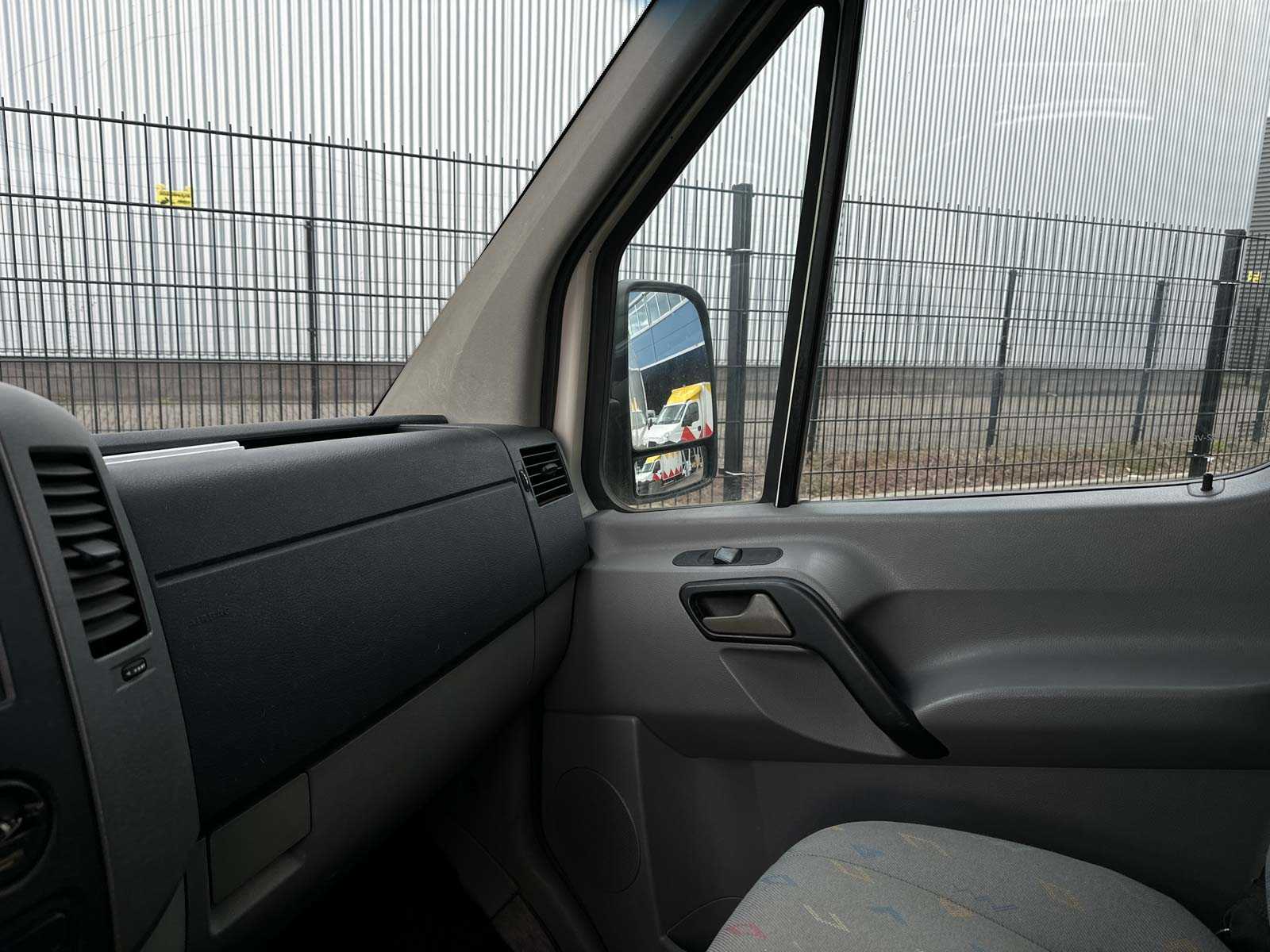 Volkswagen Crafter 35 2.5 TDI L2H1 DC 109pk 2008 (Origineel-NL), 62-VPJ-5