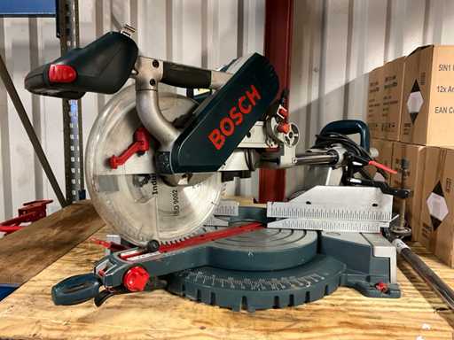 Scie à onglets Bosch GCM 12 SD