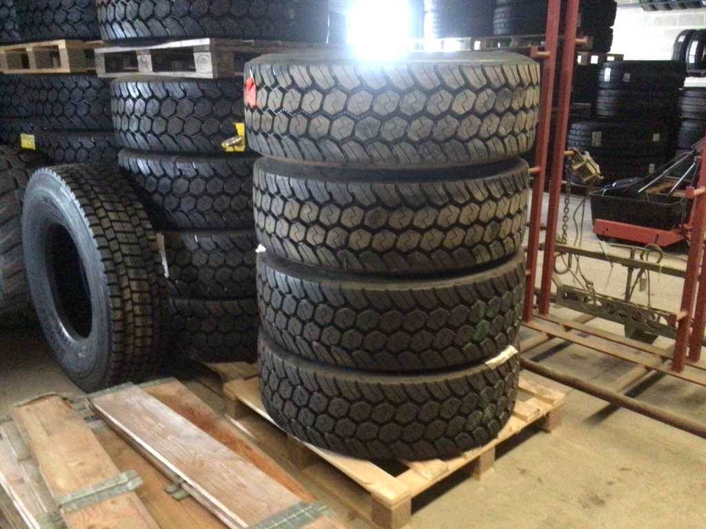 Bandag Mt001 Trailer Truck Tire (8x)