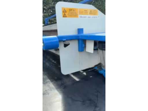 0ef1f305-7d1e-4a1b-8ef3-58b12de4b4cf.mp4