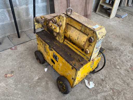 Hydraulische betonijzer knipper - Pons- en knipmachine