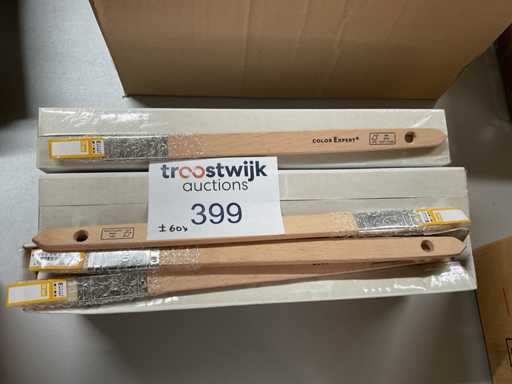 Lacquer brushes (60x)