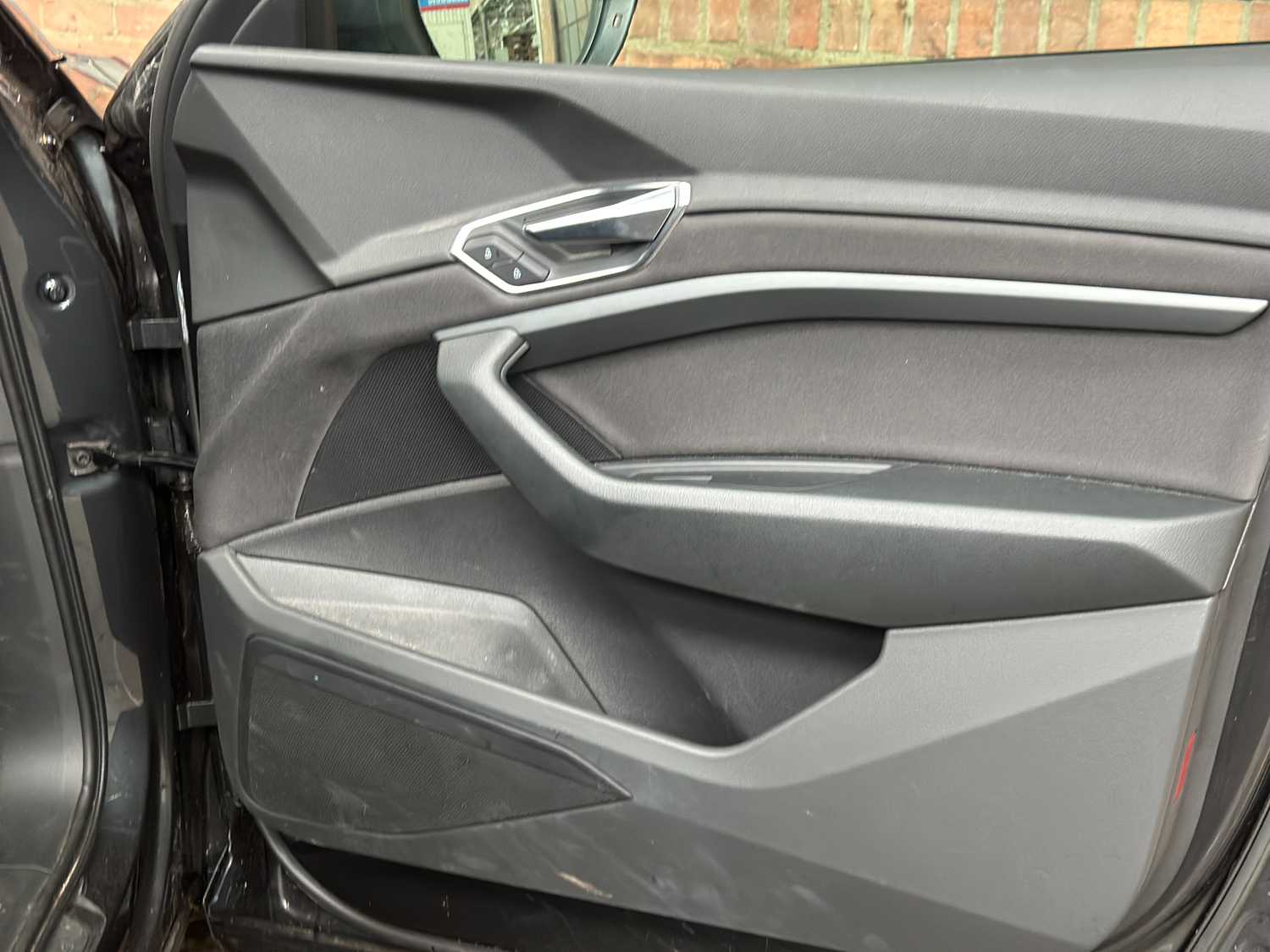 Audi e-tron 50 Quattro Launch Edition 71 kWh 313pk 2020 (Origineel-NL & 1e Eigenaar), J-840-LR