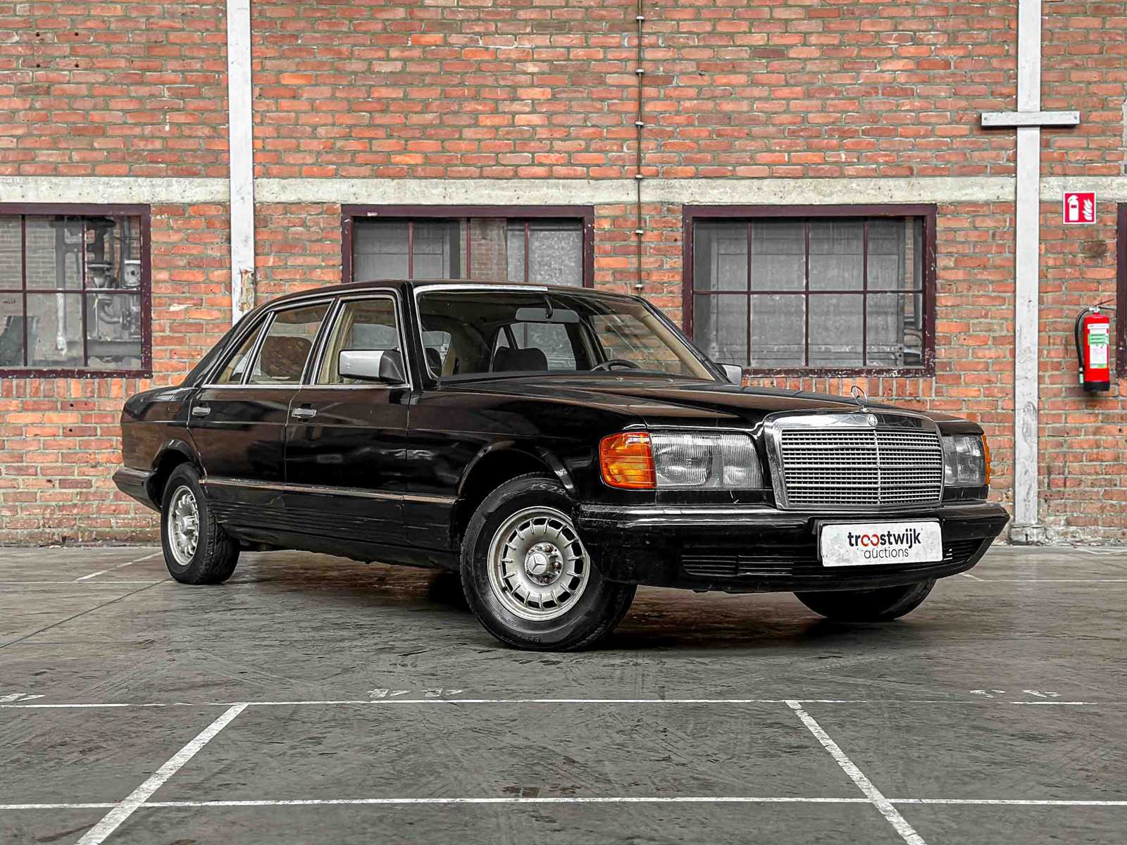 Mercedes-Benz 280 SEL 