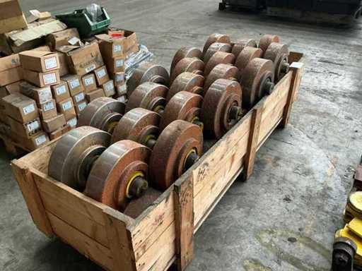 Partij stalen machine wielen