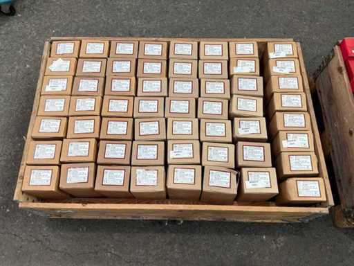 Cleff Various Bolts with nuts (2850x)