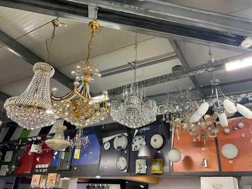 Różne żyrandole, lampy wiszące i lampy ścienne (85x)