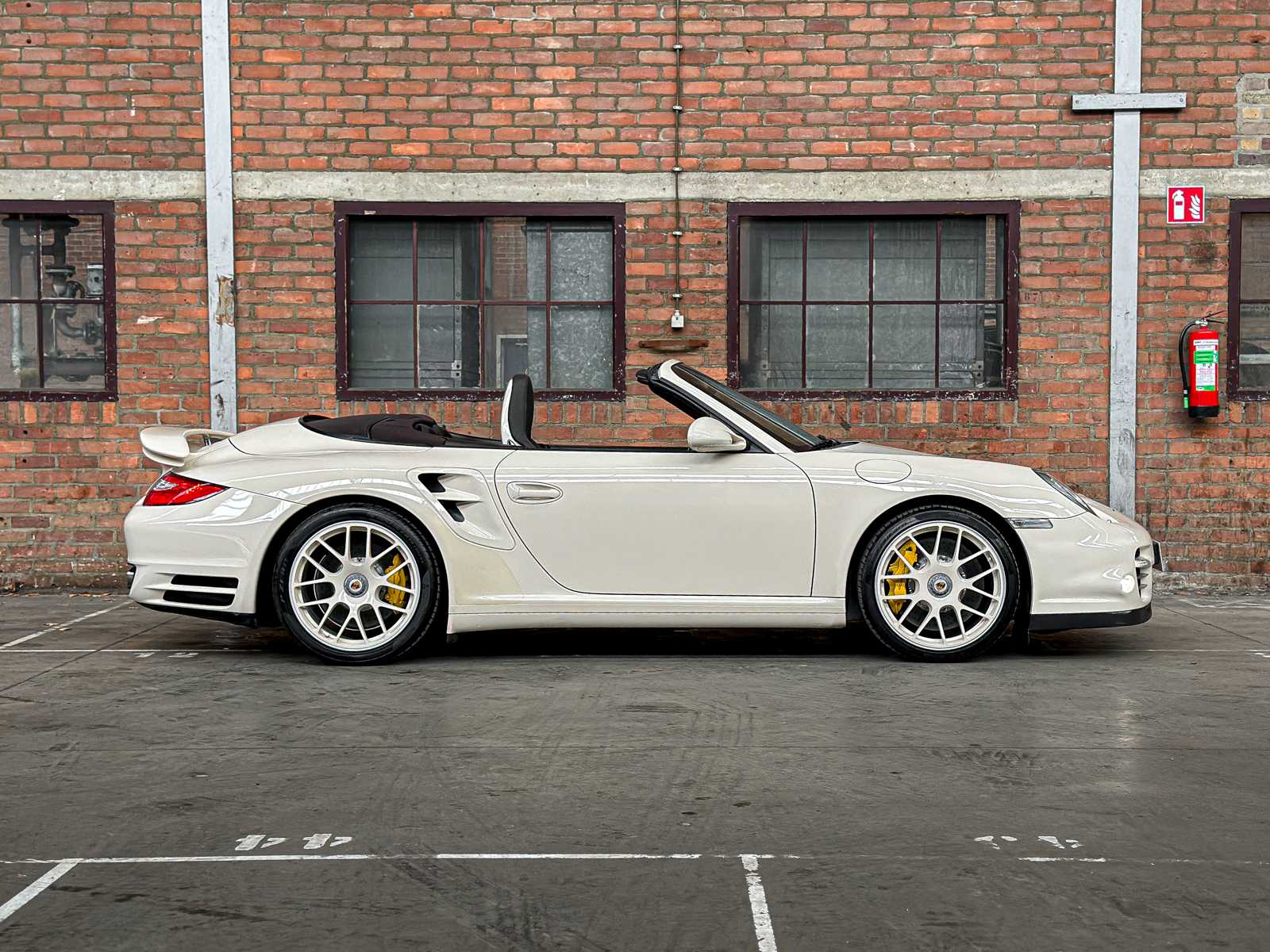 Porsche 911 Turbo Cabriolet 997.2 3.8 TT 500pk 2010 -Hardtop- Youngtimer (23.000 km) 